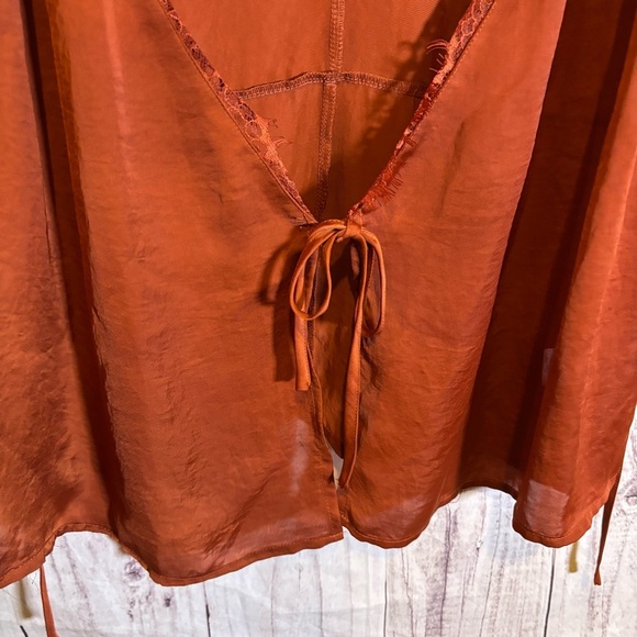 Vintage Chelsea 28 Brown Rust Tie Front Camisole Lace Satin Top Medium - Picture 2 of 6